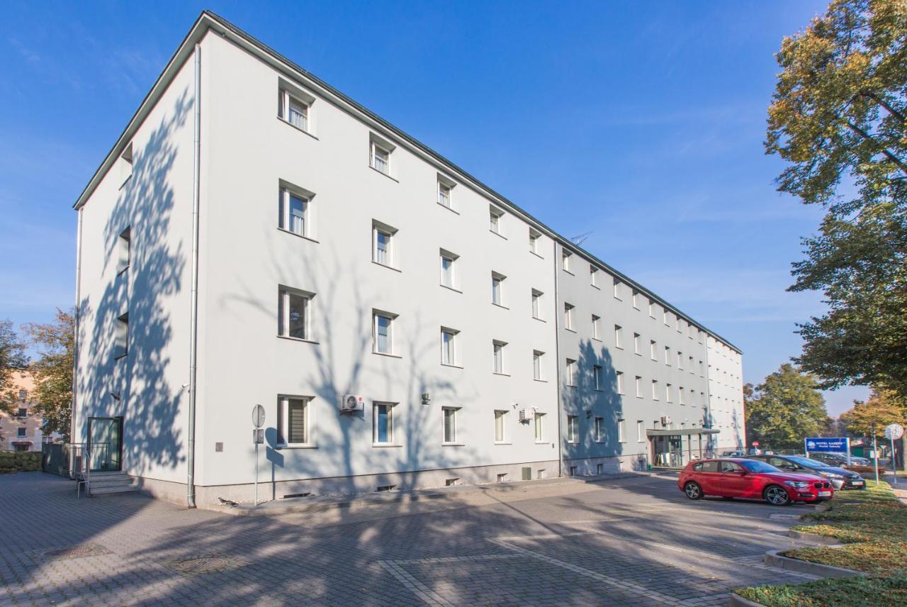 Hotel Labedy Gliwice Bagian luar foto